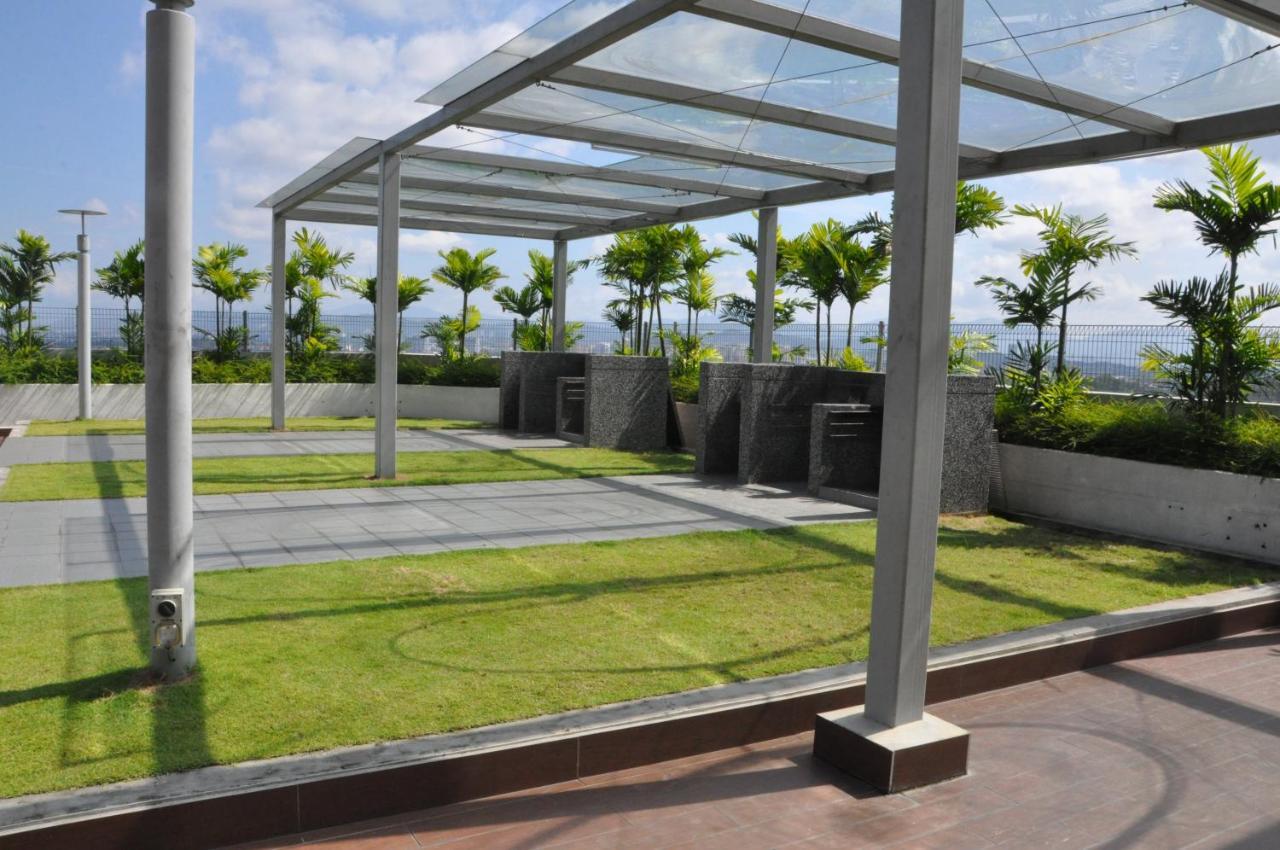 Bayu Bangi Apartment Bagian luar foto