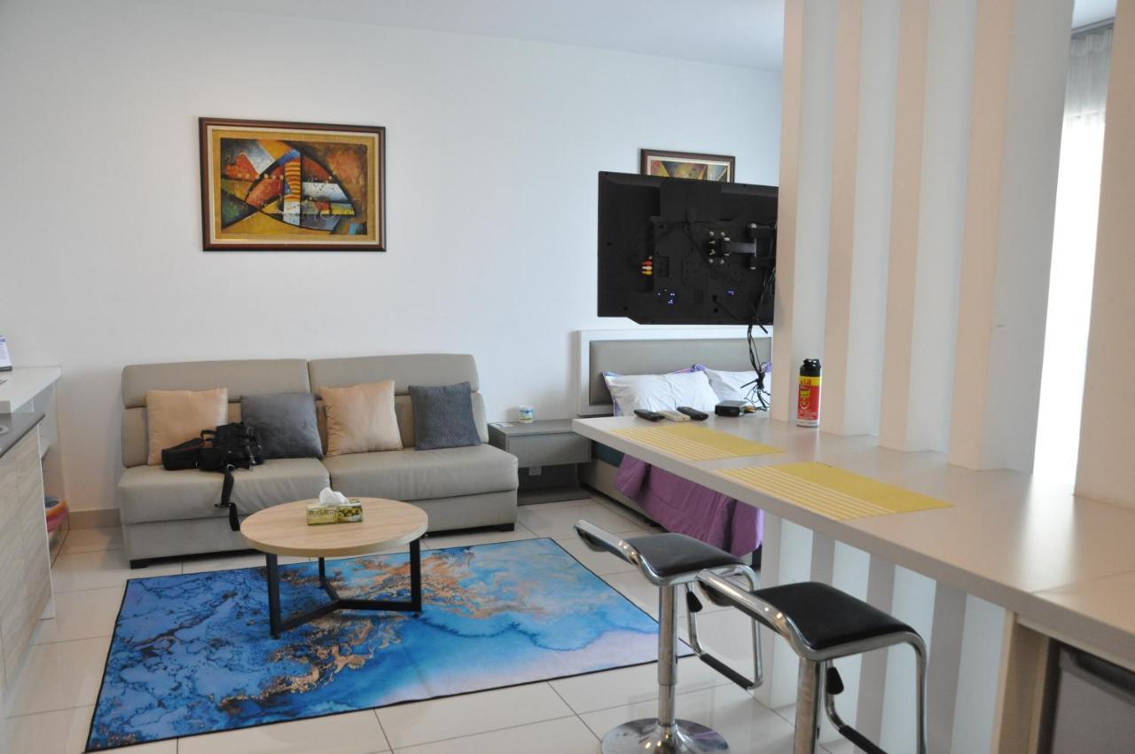 Bayu Bangi Apartment Bagian luar foto