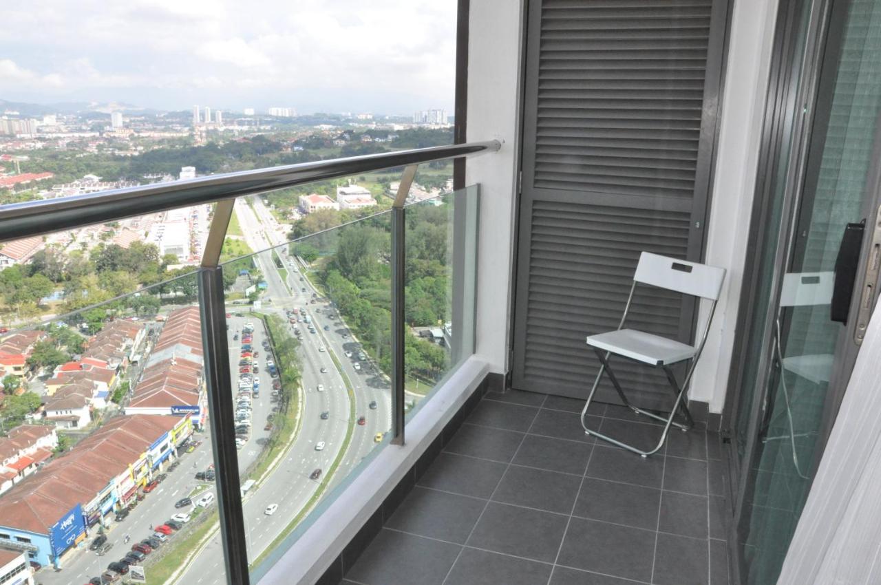 Bayu Bangi Apartment Bagian luar foto